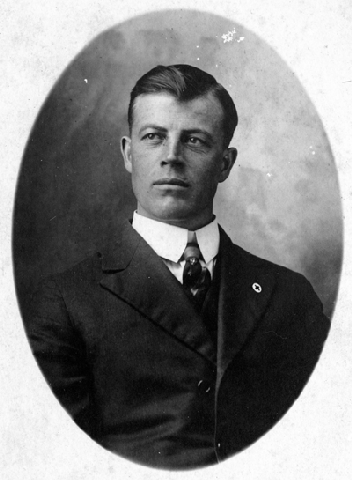 [Francis-A-McGuire-ca-1915[8].gif]